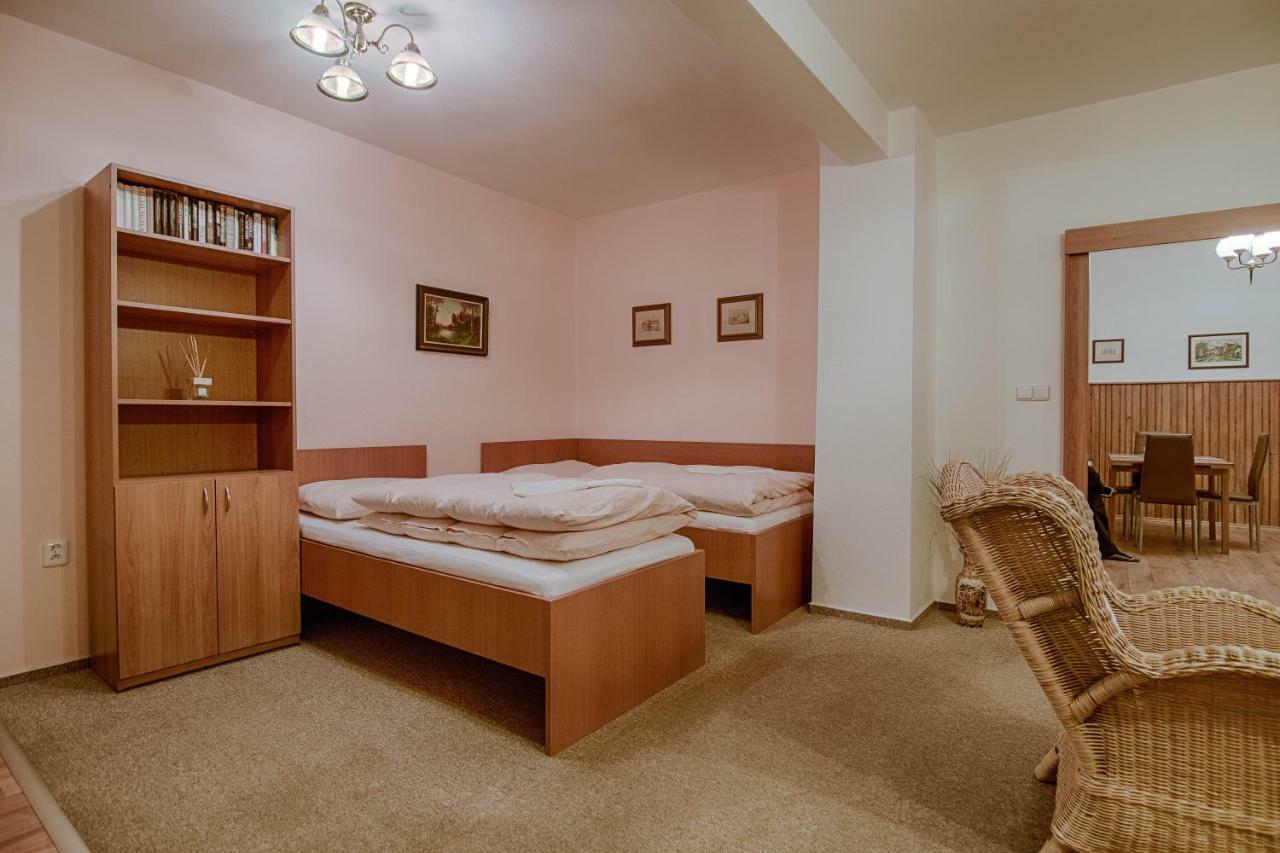 Pod Svatym Kopeckem Apartment Mikulov Exterior photo